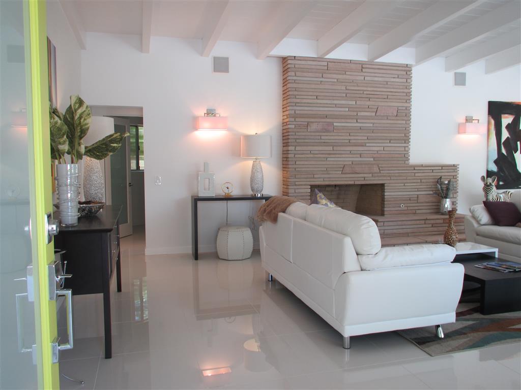 SL920 Living Room 1